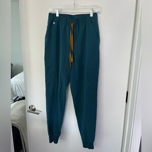 Mens Small Figs scrubs. Green?